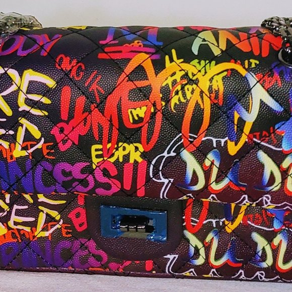 Meet your Posher, Teena - Picture 2 of 5